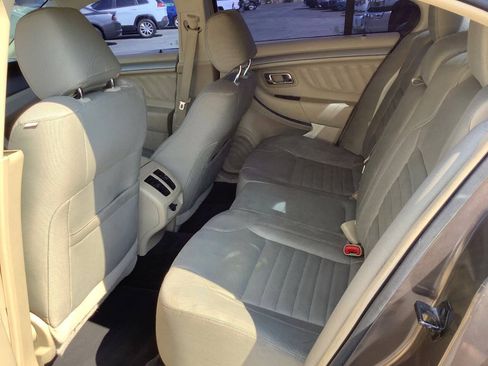 Used 2016 Ford Taurus SE FWD image 28