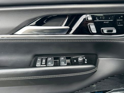 Used 2024 Jeep Grand Wagoneer L Series II w/ Quick Order Packagew 28T image 12