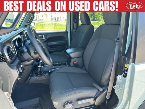 Used 2023 Jeep Wrangler Sport AWD/4WD image 11
