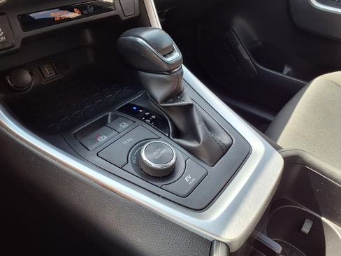 Used 2022 Toyota RAV4 SE AWD/4WD image 19