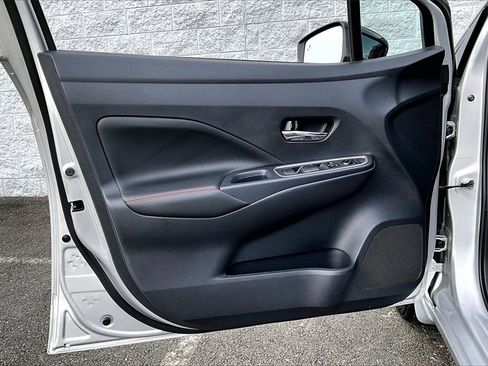 Certified 2025 Nissan Versa SR w/ Trunk Package image 25