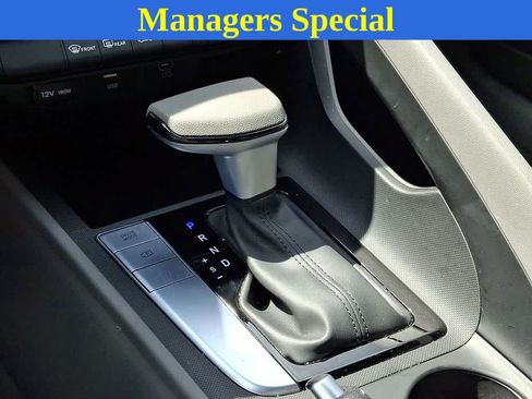 Used 2024 Hyundai Elantra SEL FWD image 13
