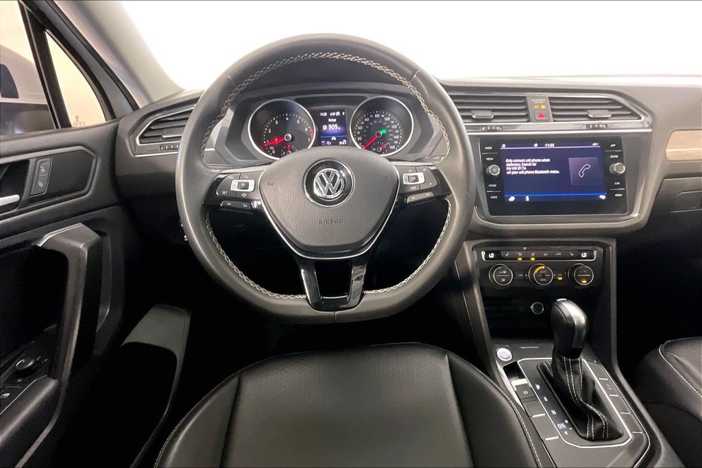 Used 2021 Volkswagen Tiguan SE w/ Panoramic Sunroof Package FWD image 6