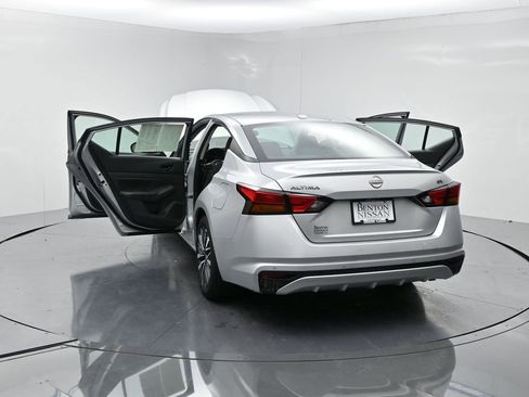 Used 2024 Nissan Altima 2.5 SV image 26