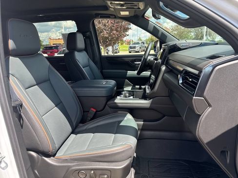 Certified 2025 GMC Yukon XL AT4 w/ AT4 Premium Package AWD/4WD image 45