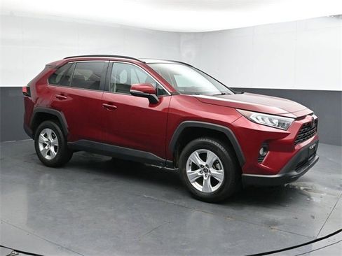Used 2021 Toyota RAV4 XLE w/ Convenience Package image 3
