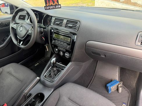 Used 2015 Volkswagen Jetta TDI S image 36