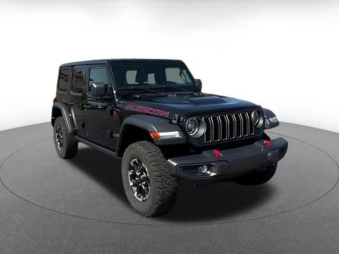 Used 2025 Jeep Wrangler Unlimited Rubicon AWD/4WD image 8