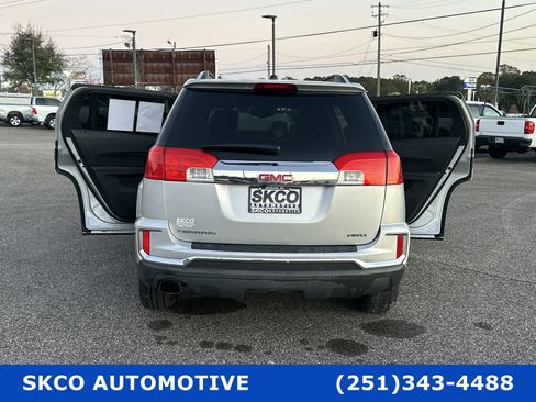 Used 2017 GMC Terrain SLT image 32