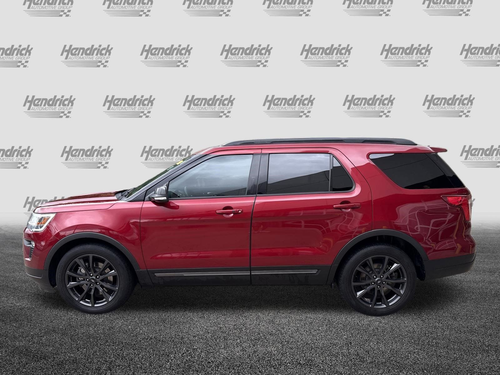 Used 2018 Ford Explorer XLT w/ Equipment Group 202A FWD image 7