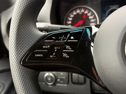 Used 2025 Mercedes-Benz Sprinter 2500 image 18