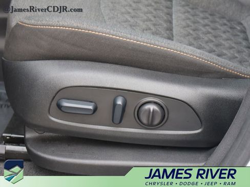 Used 2024 Chevrolet Equinox LT AWD/4WD image 24