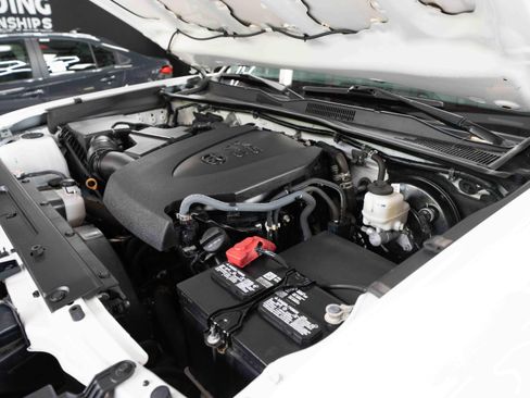 Used 2023 Toyota Tacoma SR5 AWD/4WD image 32