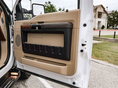 Used 2016 Ford F250 King Ranch w/ FX4 Off-Road Package image 44