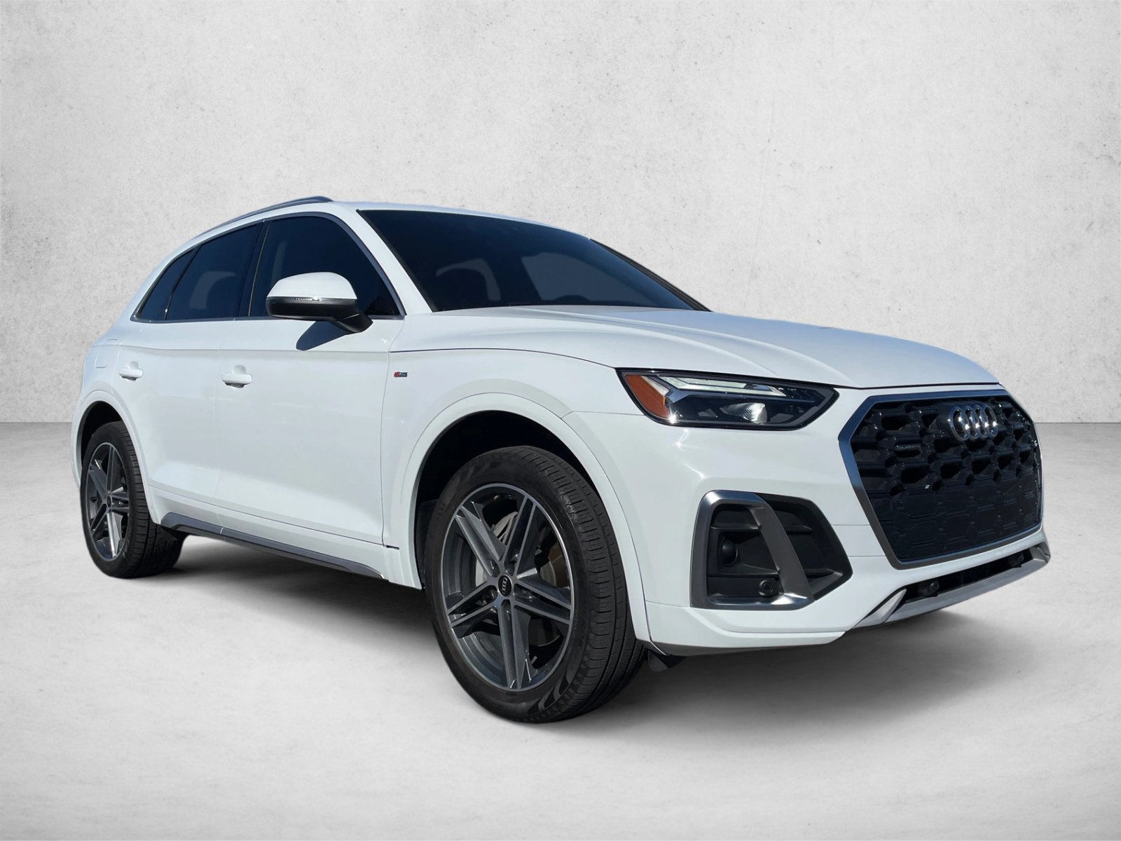 Used 2021 Audi Q5 e Premium w/ Convenience Package AWD/4WD image 3