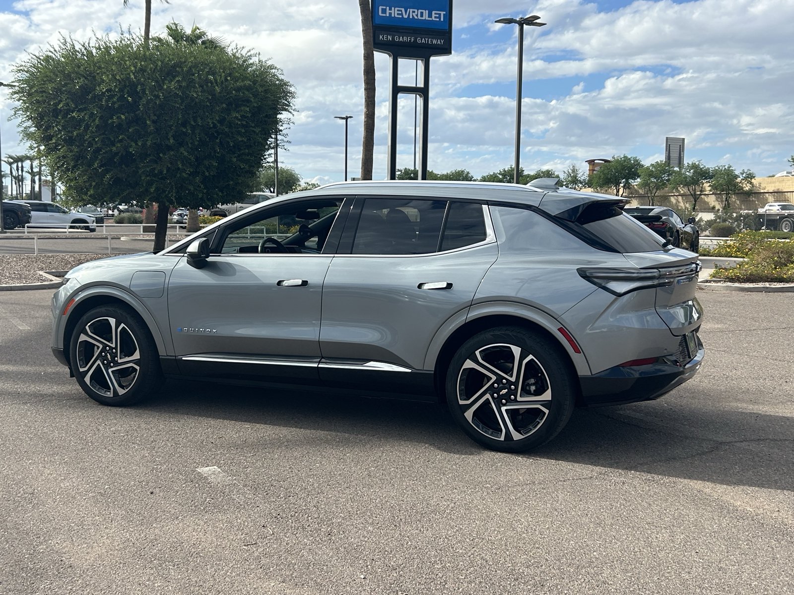 Certified 2024 Chevrolet Equinox EV LT FWD image 3