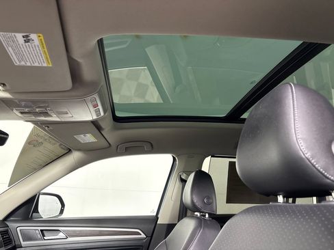 Used 2019 Volkswagen Atlas SE w/ Panoramic Sunroof Package AWD/4WD image 34