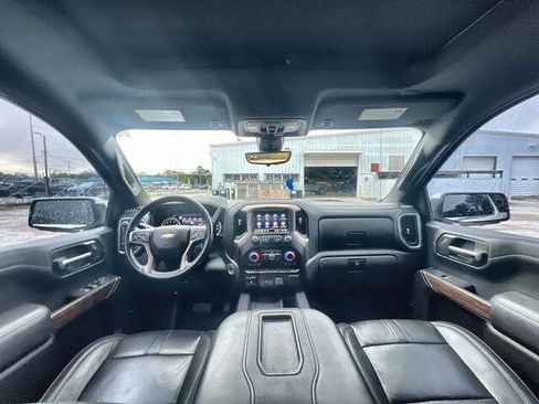 Used 2022 Chevrolet Silverado 1500 High Country w/ Technology Package AWD/4WD image 19