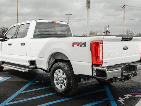 Used 2023 Ford F250 XLT w/ FX4 Off-Road Package image 4