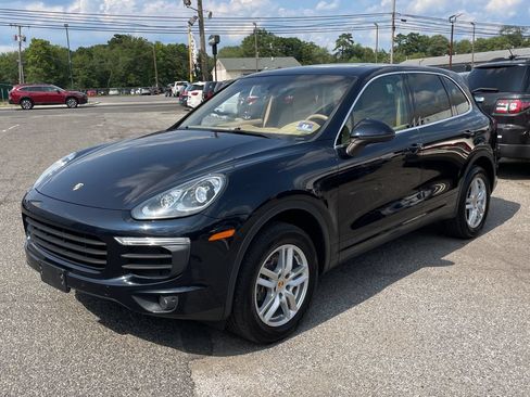 Used 2016 Porsche Cayenne AWD/4WD image 2