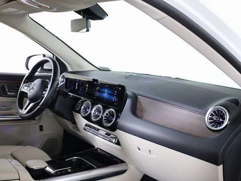 Certified 2023 Mercedes-Benz GLA 250 4MATIC w/ Premium Package image 50