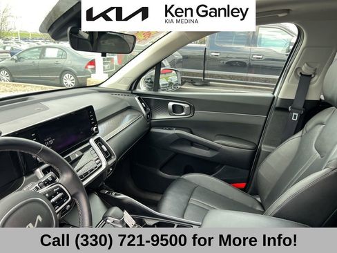 Certified 2022 Kia Sorento S w/ Panoramic Sunroof Package image 41