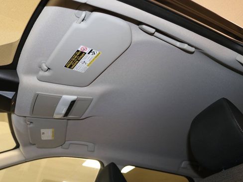 Used 2021 Nissan Rogue S FWD image 87