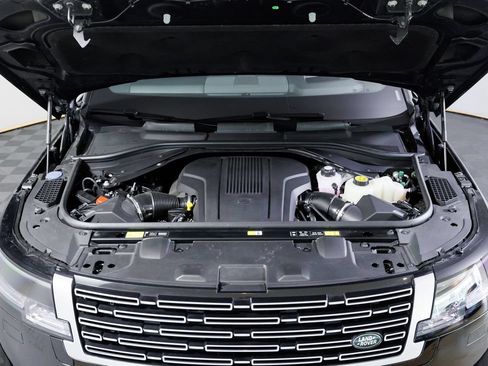 Used 2025 Land Rover Range Rover Long Wheelbase Autobiography AWD/4WD image 39