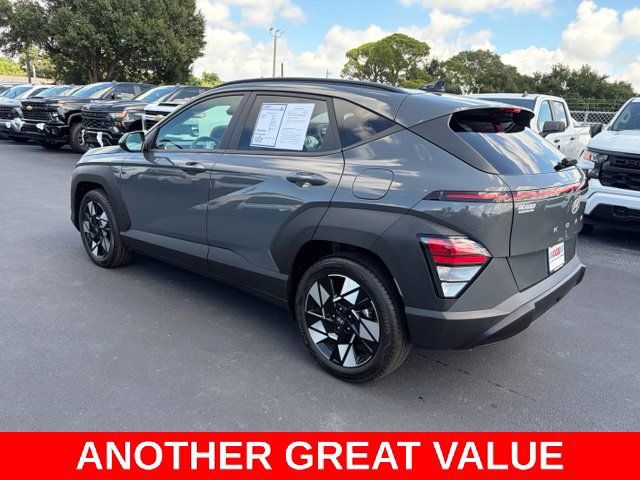 Used 2025 Hyundai Kona SEL FWD image 4