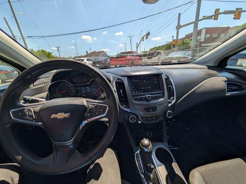 Used 2019 Chevrolet Cruze LT w/ LT Fleet Convenience Package FWD image 19