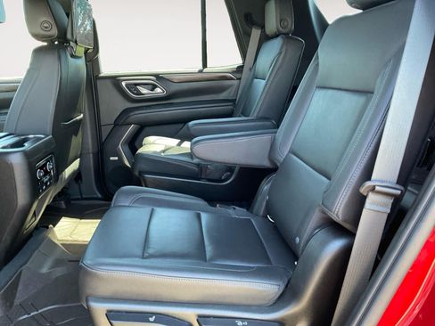 Used 2021 Chevrolet Tahoe Z71 w/ Z71 Off-Road Package AWD/4WD image 13