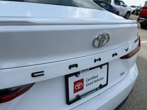 Used 2025 Toyota Camry SE FWD image 8
