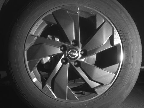 Used 2025 Nissan Rogue SV image 12