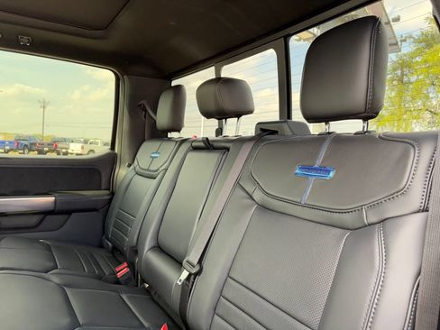 Used 2026 Ford F450 Platinum w/ FX4 Off-Road Package AWD/4WD image 28