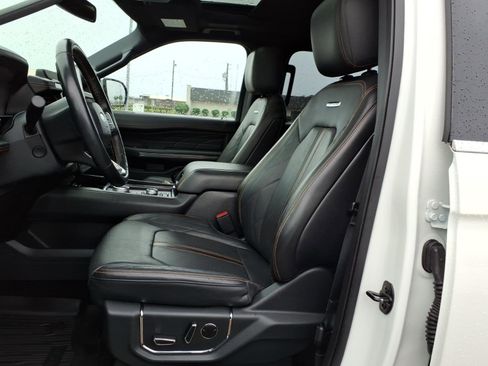 Used 2022 Ford Expedition Platinum AWD/4WD image 17