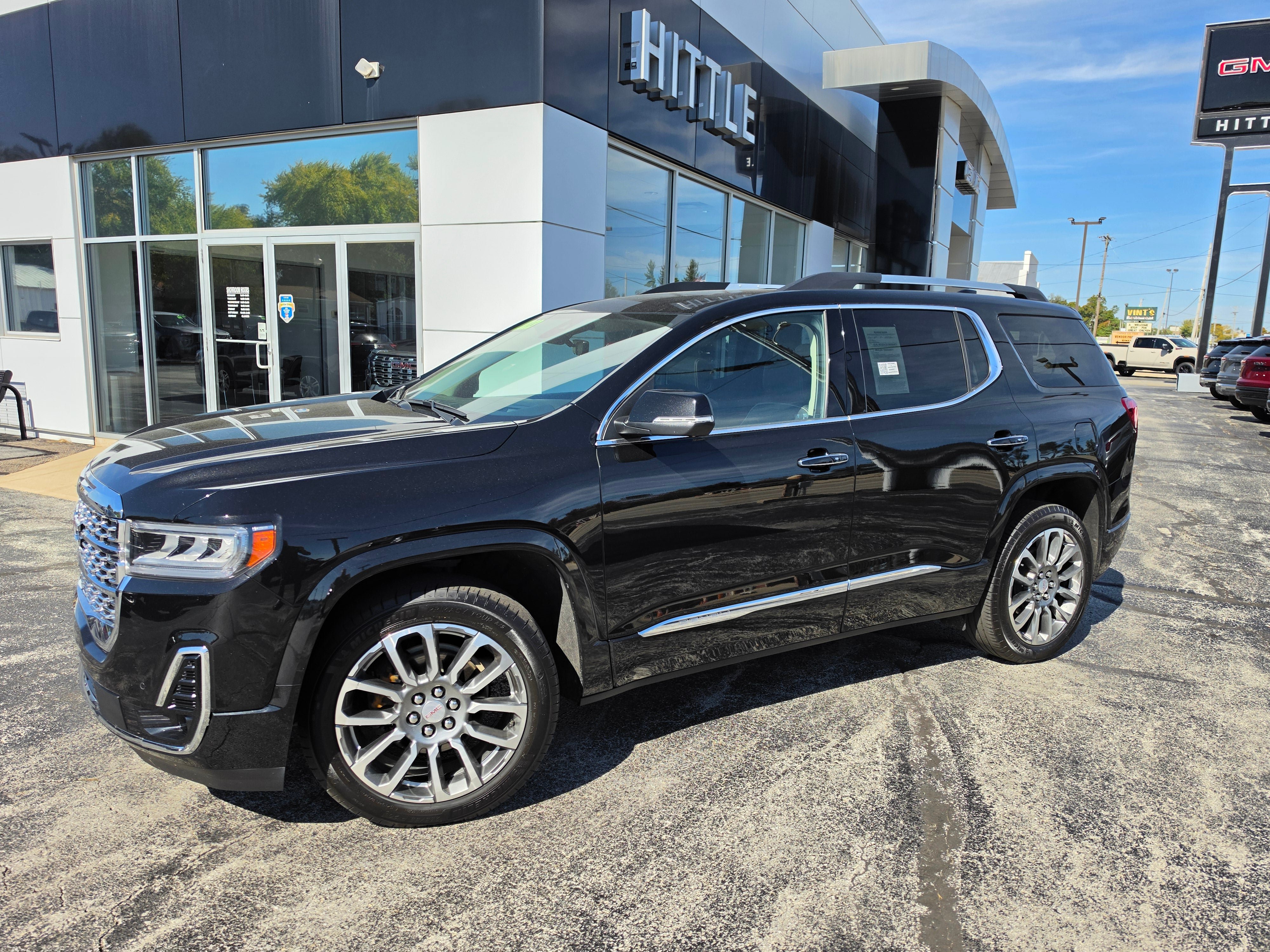 Used 2023 GMC Acadia Denali w/ Denali Ultimate Package AWD/4WD image 8