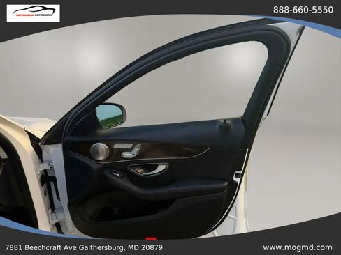 Used 2017 Mercedes-Benz C 300 4MATIC Sedan image 22
