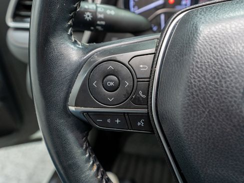 Used 2019 Toyota Camry XLE image 25