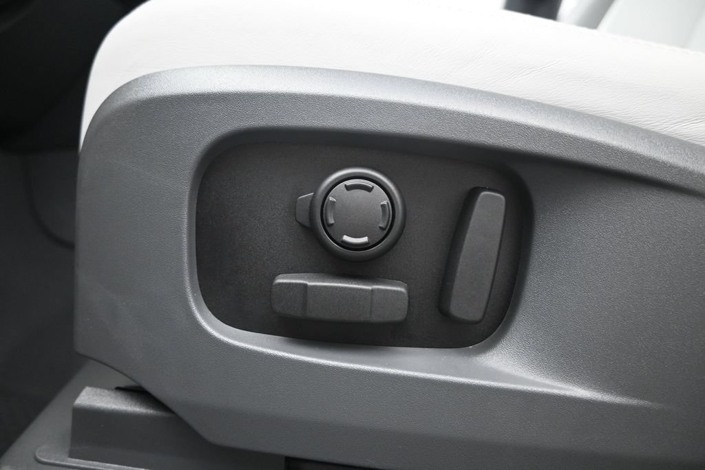 New 2026 Land Rover Defender 110 S AWD/4WD image 26