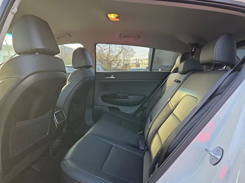 Used 2020 Kia Sportage EX image 16