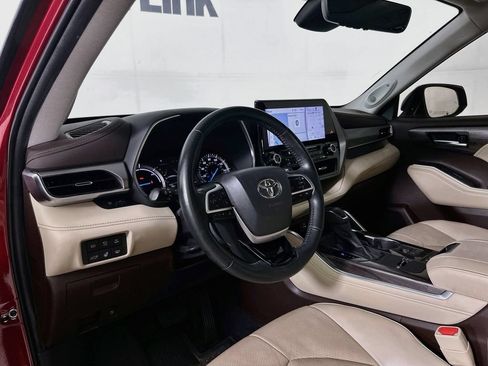 Used 2022 Toyota Highlander Platinum FWD image 10