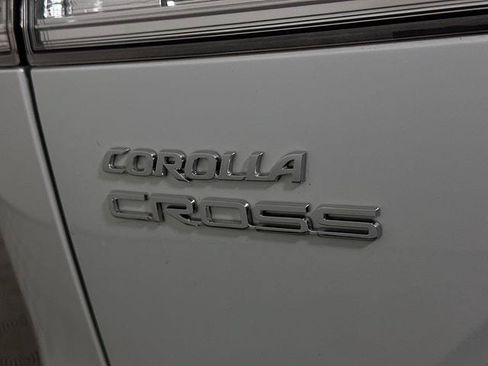 Used 2024 Toyota Corolla Cross LE FWD image 32