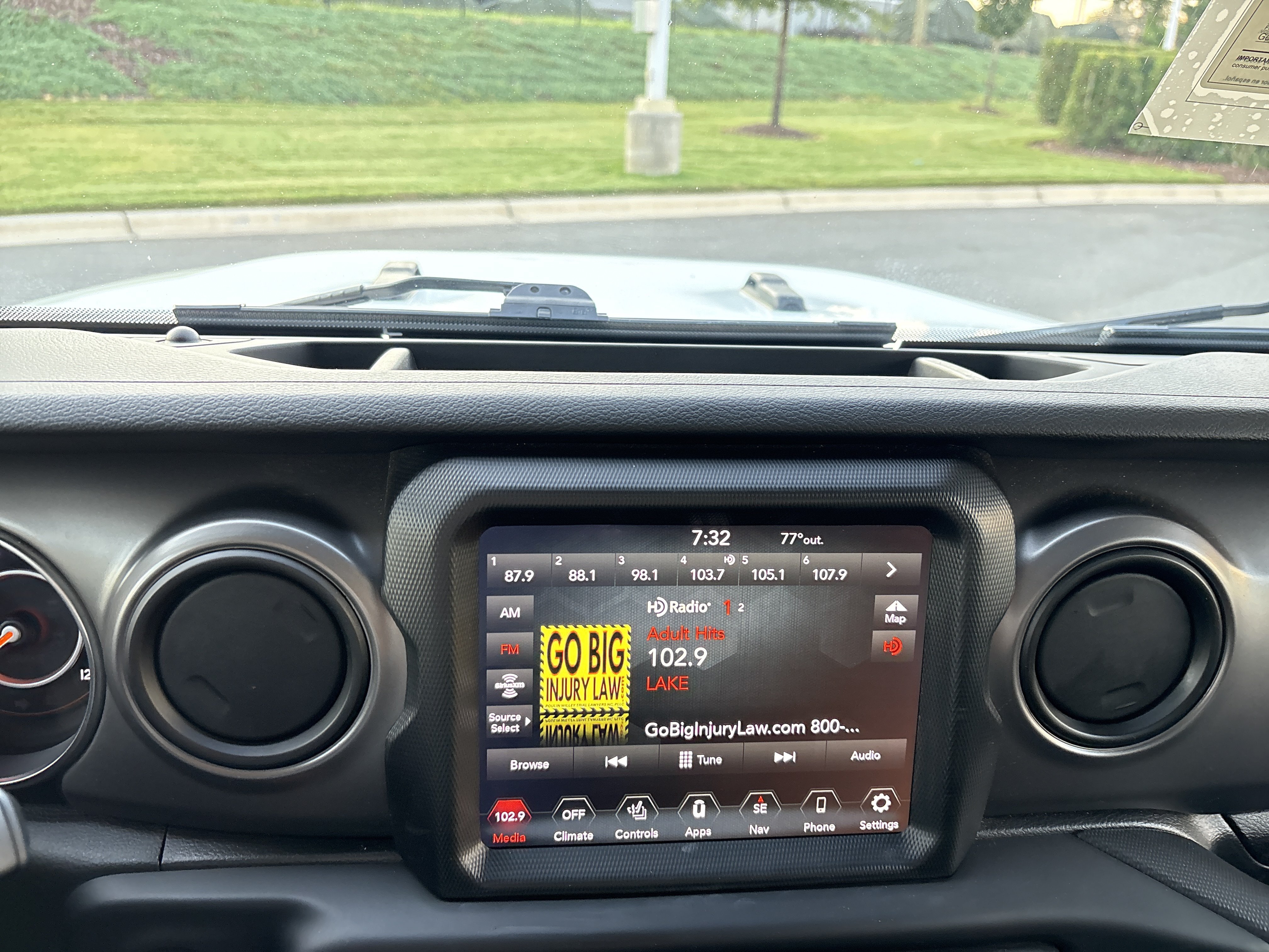 Used 2023 Jeep Gladiator Sport AWD/4WD image 28