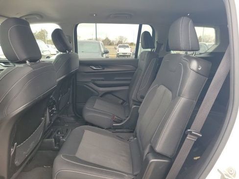 Used 2023 Jeep Grand Cherokee L Laredo AWD/4WD image 16