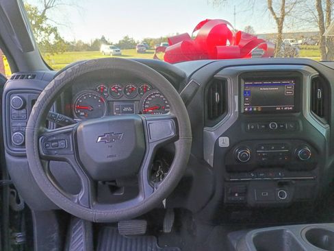 Used 2020 Chevrolet Silverado 1500 Custom Trail Boss w/ Custom Convenience Package AWD/4WD image 19