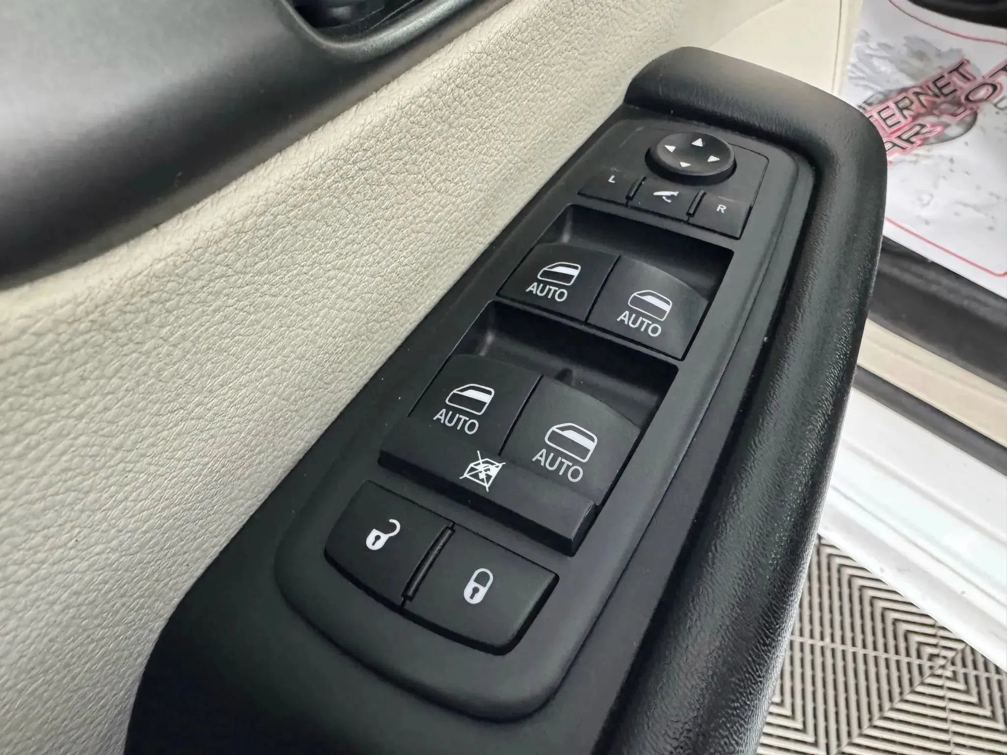 Used 2019 Chrysler Pacifica Limited FWD image 46