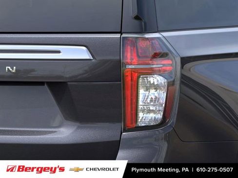 Used 2024 Chevrolet Suburban High Country image 12