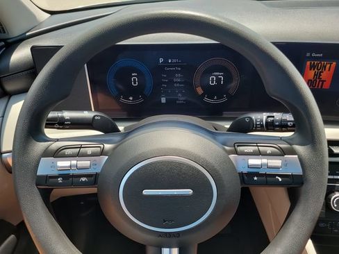 Used 2025 Hyundai Tucson SE FWD image 27
