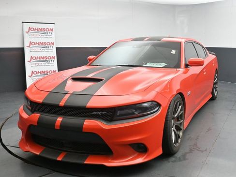 Used 2016 Dodge Charger SRT w/ Harman/Kardon Audio Group image 4