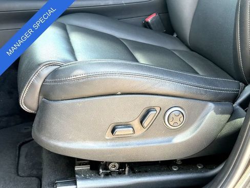 Used 2025 Genesis GV70 2.5T AWD/4WD image 12